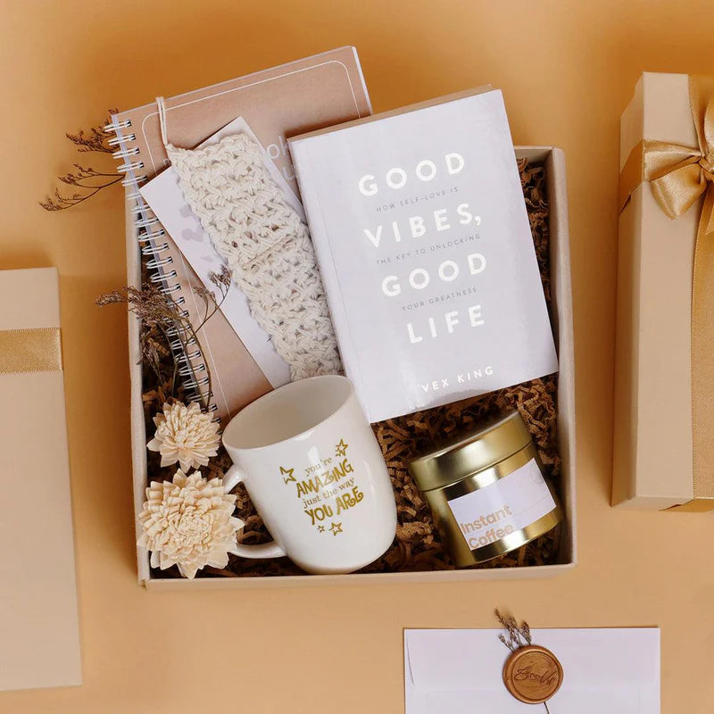 A Warm Winter Hug Gift Box